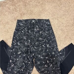 Lululemon pattern leggings